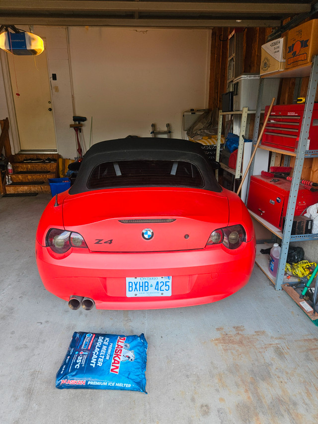 2005 BMW Z4 Converitable in Cars & Trucks in Ottawa - Image 2