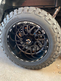 20” TIS 544BM’s on 35” General Grabber X3 tires