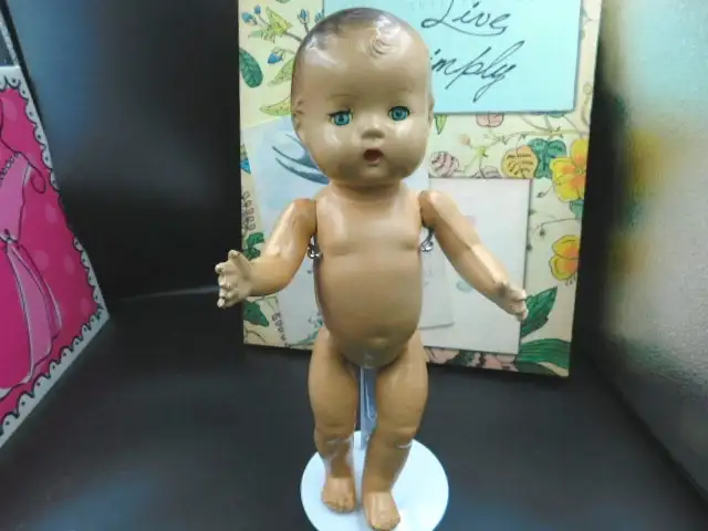 13" 1940S COMPOSITION BOY DOLL, BLUE VELVET SUIT, SHOES in Hobbies & Crafts in Lethbridge - Image 9