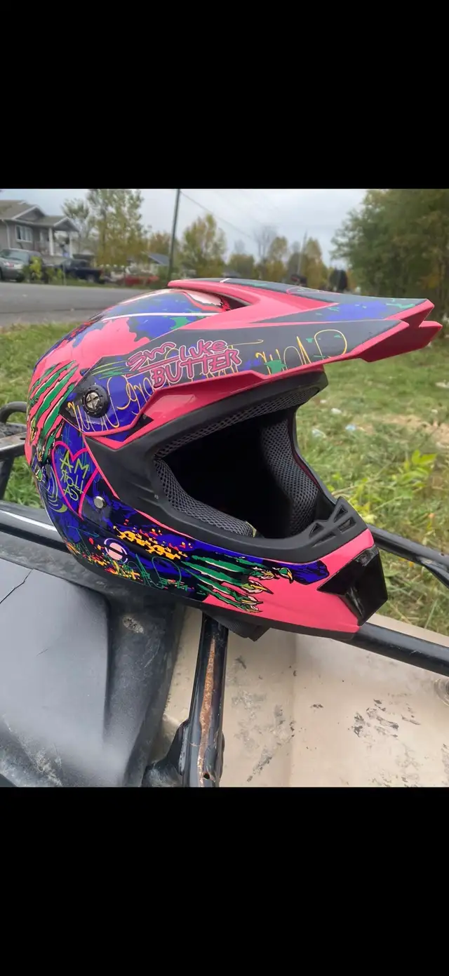 atv helmet in Other in Belleville - Image 2