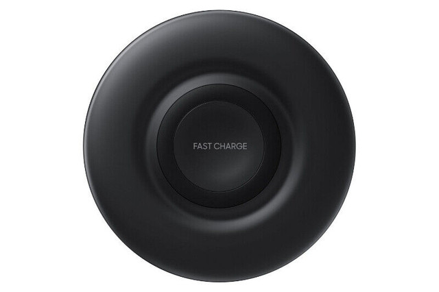 Samsung Wireless Chargers - NEW IN BOX in Cell Phone Accessories in Abbotsford - Image 4