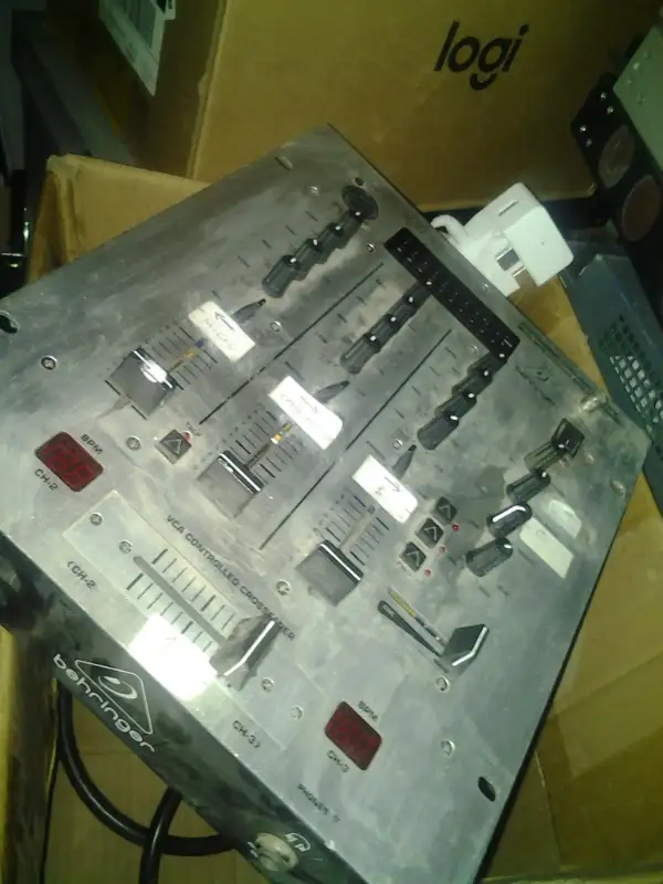 Behringer Pro Mixer DX626 3-channel DJ Mixer 900+pc MAC laptops in Performance & DJ Equipment in City of Montréal - Image 8