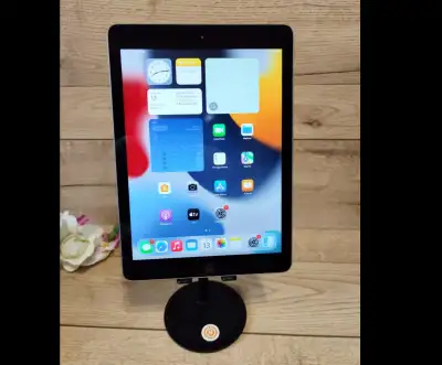 Apple IPad 6 +Lte (unlock) 32gb +Fil de Charge., View more