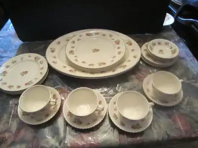 Johnson Bros. ENGLISH ROSE china set for 4, View more