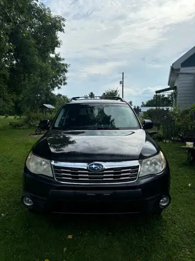 Subaru Forester 2010 2.5L 227 803km Exhaust Neuf Catalyseur Neuf Frein avant 2024 Batterie 2024 Frei...