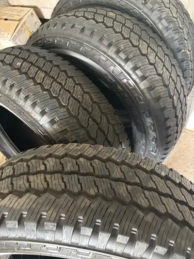Bridgestone Dueler A/T LT275/65R20 set of 4 tires for sale. Only 400km on them. Like new.