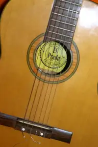 Classic "El Prado " Guitar