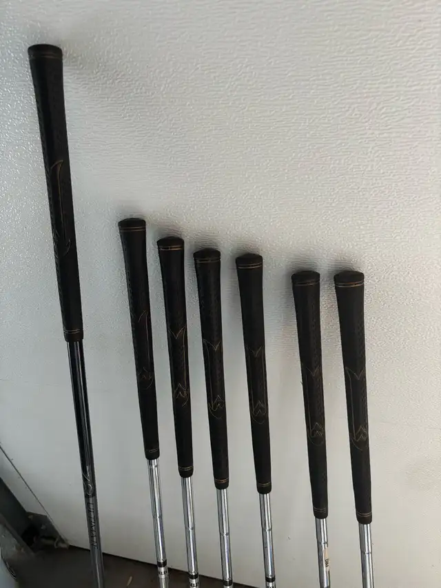 Right handed Golf Irons and Driver set in Golf in Mississauga / Peel Region - Image 5