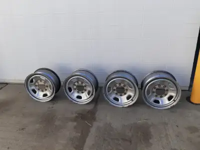 Good condition. Rims only. 18". Will fit 2012 to 2017 ford f250/350.
