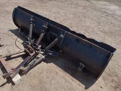 hydraulic plow for truck ,comes with hydraulic motor ,wiring and mounting bracket,it still on the tr...
