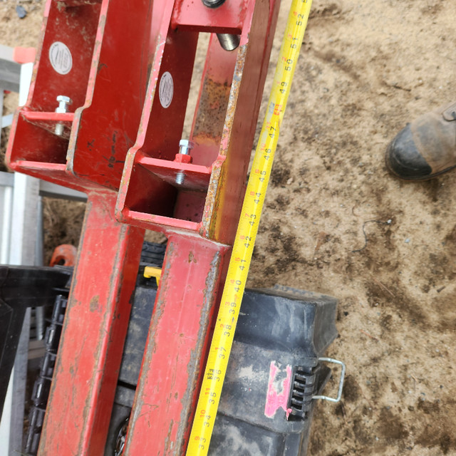 Fourche pour tracteur dans Pièces et accessoires pour équipement lourd  à Lanaudière - Image 4