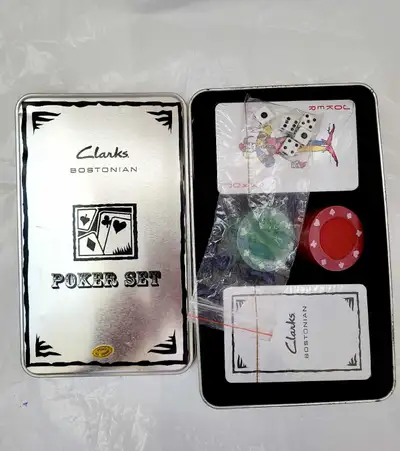 This NEW Clarks Bostonian Poker Set for Two is perfect for a fun game night! This set includes playi...