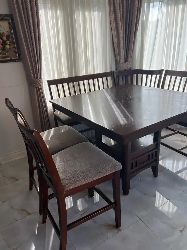 Dining Table and Chairs Set in Dining Tables & Sets in Markham / York Region - Image 3