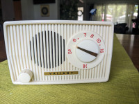 1950s Vintage Bakelite Tube Radio Made in Japan - Perfect Cond.