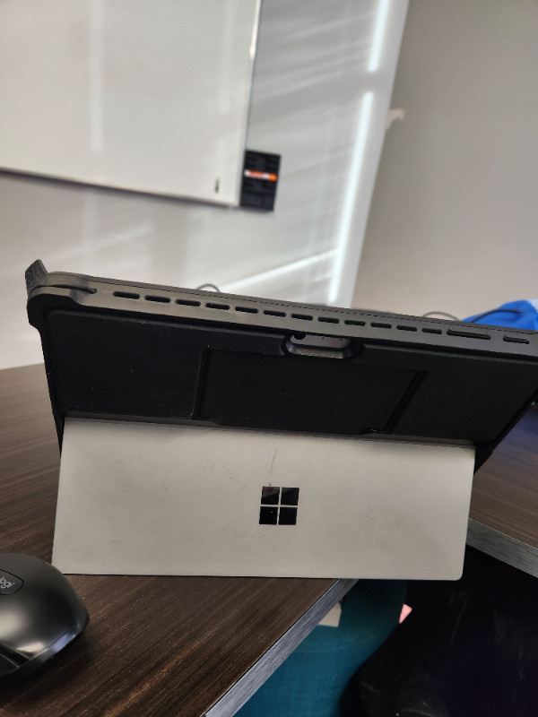 Microsoft Surface Pro 6 in iPads & Tablets in Sudbury - Image 2