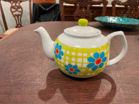 Tea pot