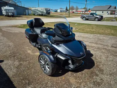 24,000 km, Rotax 1330 engine, Mystery Blue Satin, 1 owner purchased new in 2022, LED auxiliary front...