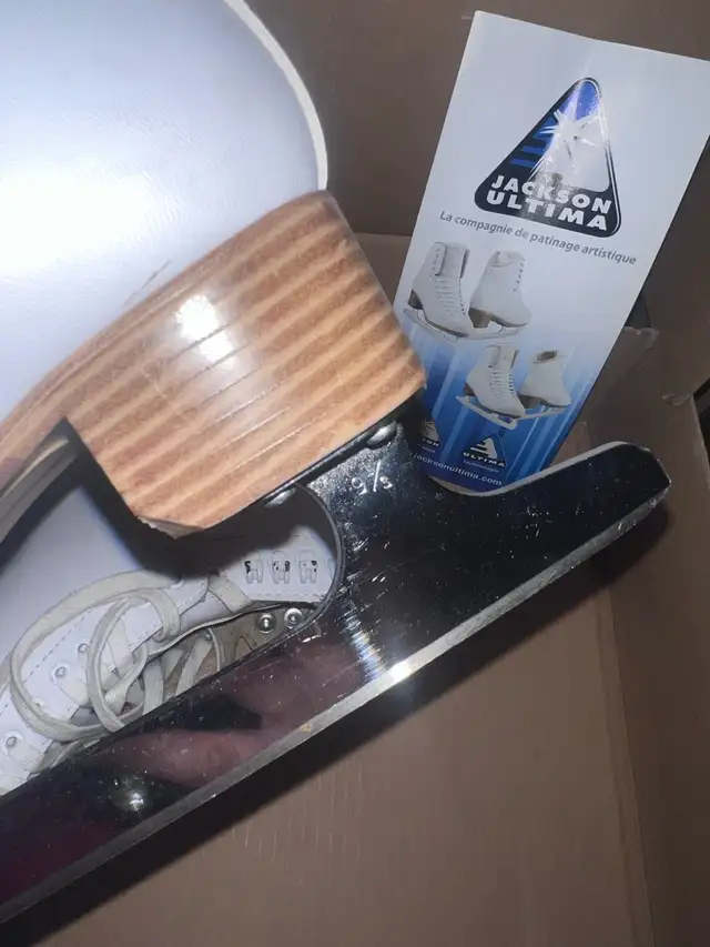 Jackson Ultima Figure Skates in Skates & Blades in Markham / York Region - Image 3