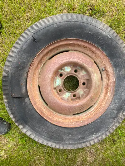 Early Ford 16 inch Wheels. These are the narrow 4 inch wheels. They were used only on 1940 and 1941...