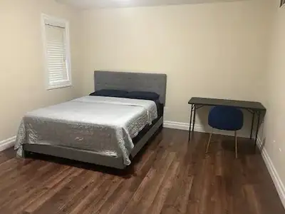 $800 Room in Woodstock (From August)