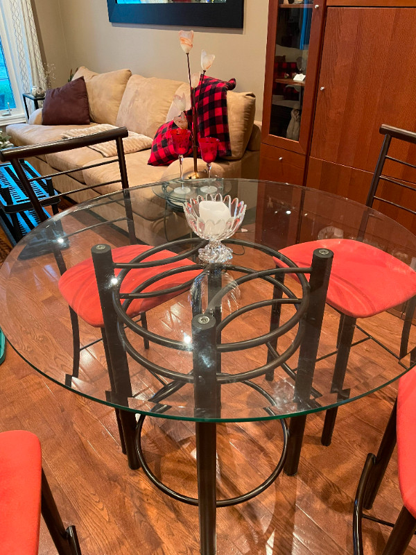 Bistro Table with 6 Chairs Glass in Dining Tables & Sets in City of Toronto - Image 2
