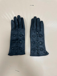 Vintage Black Gloves
