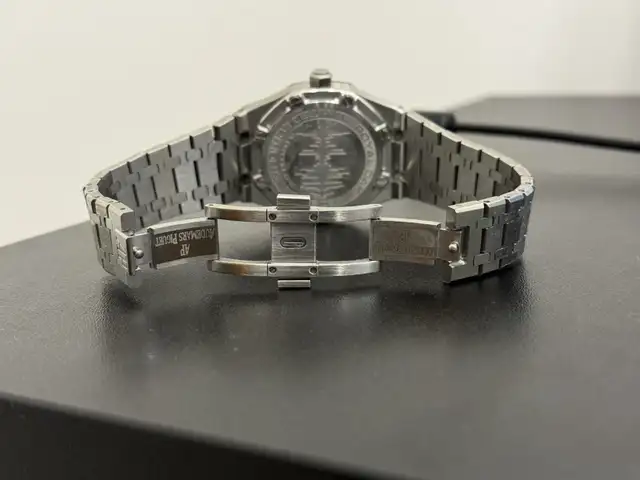 Audemars Piguet AP Royal Oak Watch Montre in Jewellery & Watches in City of Montréal - Image 6