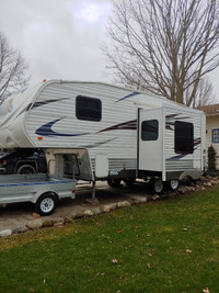23 ft Fifth Wheel ready to hit the road.