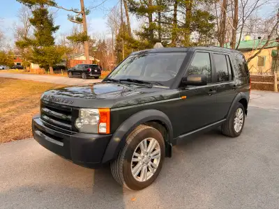 Rare Epsom Green Metallic with Alpaca leather interior. This LR3 is in pristine, exceptionally clean...