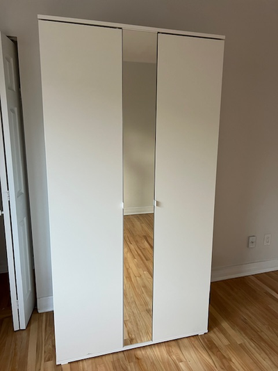 Armoire neuf VIHALS d'IKEA, View more
