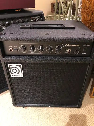 Ampeg Bass Amplifier (25W), View more