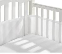 Breathable mesh liner for full-size crib
