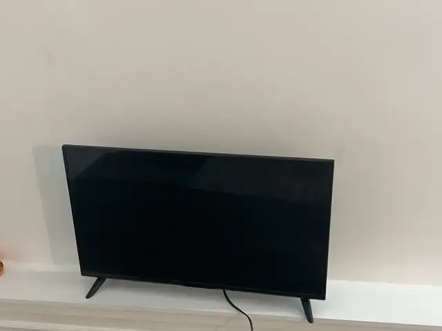 24 inch tv for sale in TVs in Ottawa - Image 2