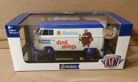 M2 Machines Hostess VW Volkswagen Van Chase 1/750 1:24 diecast