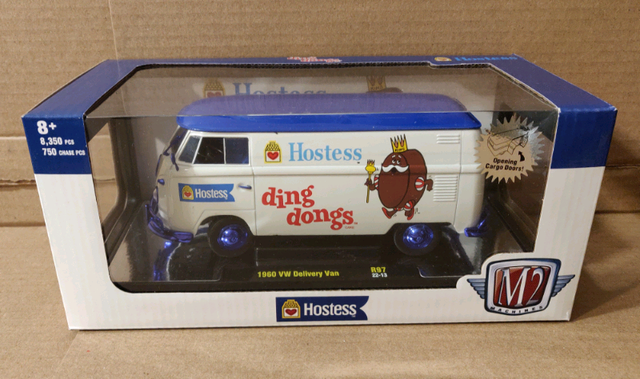 M2 Machines Hostess VW Volkswagen Van Chase 1/750 1:24 diecast in Toys & Games in City of Toronto - Image 2