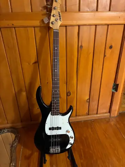 Peavey Milestone III Bass, View more