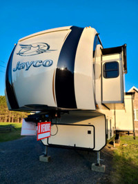 Fifth Wheel North Point by Jayco 2016 377RLBH