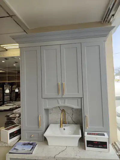 NOW HIRING CABINET MAKER & INSTALLER MUST HAVE EXPERIENCE WITH TABLE SAW, MITRE SAW, EDGE BANDING MA...