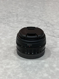 Sony E-Mount APS-C 20mm f/2.8 Compact wide-angle prime lens