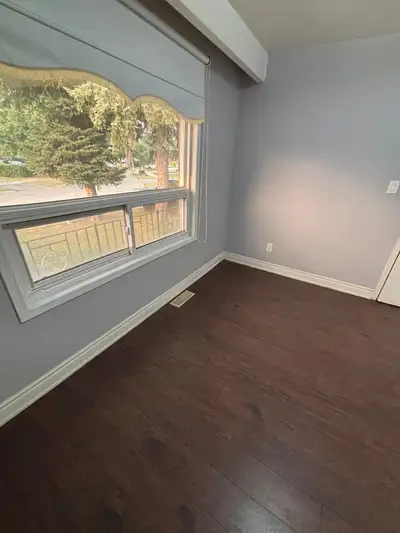 One Private bedroom for rent Near Westwood Square Mall in MALTON. Upper level room. Spacious and Cle...