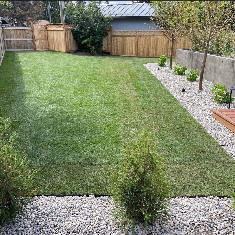 Landscaping services Lawn, Tree Maintenance & Eavestrough