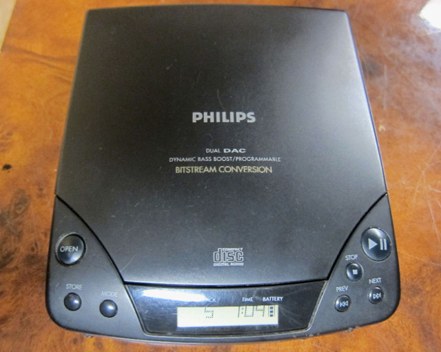 CLASSIC PHILIPS AZ6822 DISCMAN PORTABLE CD PLAYER 1991 in Stereo Systems & Home Theatre in Ottawa - Image 3