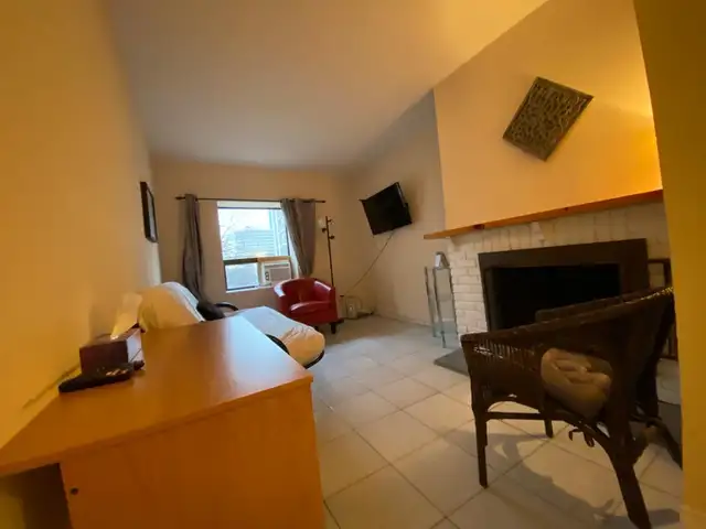 Fully Furnished 1 Bedroom Unit-Downtown in Short Term Rentals in City of Toronto - Image 5
