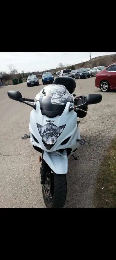 Low kilometers, good shape, will put photos up.