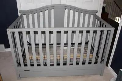 Graco Solano Crib, View more