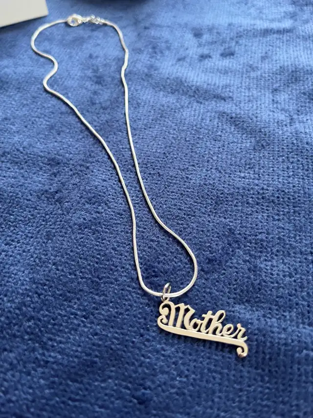 Silver Mother Necklace in Jewellery & Watches in Ottawa - Image 4