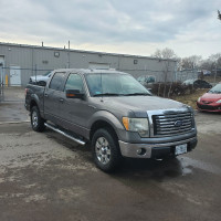 2010 Ford F150  XLT with XTR  4x4 Crew loaded one owner5.4L V8
