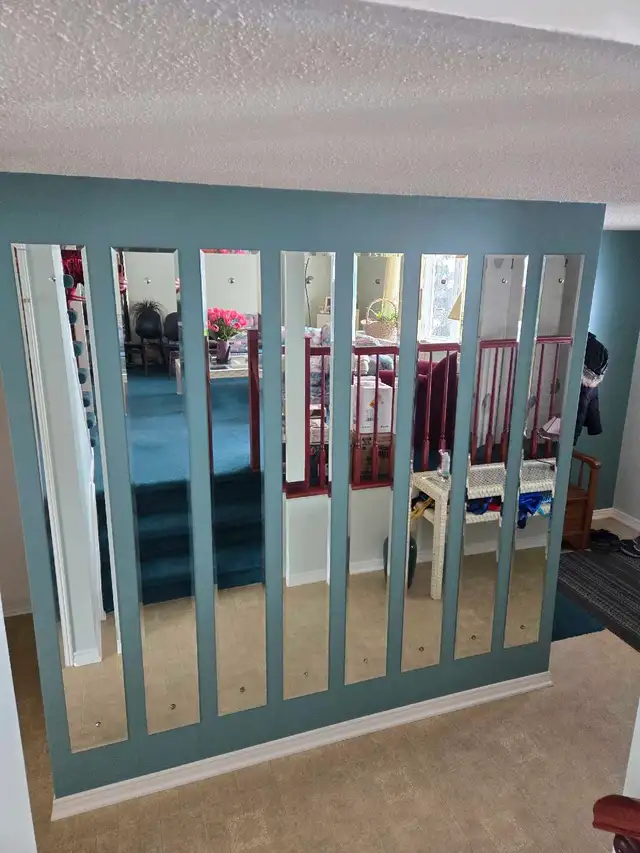 Decorative wall mirrors in Home Décor & Accents in Ottawa - Image 3