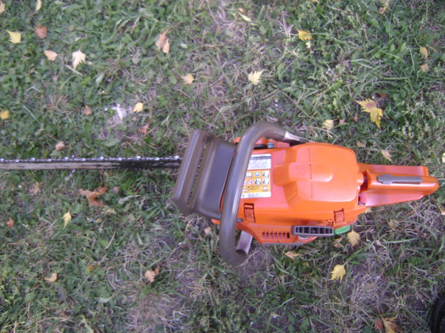 Husqvarna 359 chainsaw in Power Tools in Penticton - Image 3