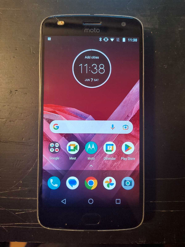 Moto Z2 Play with Rare Moto Mod Projector in Cell Phones in Calgary - Image 2